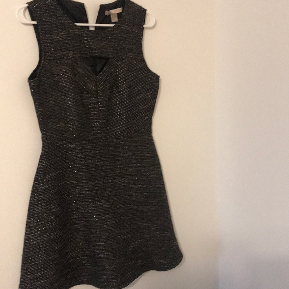 Dress with cut out in front/ thick